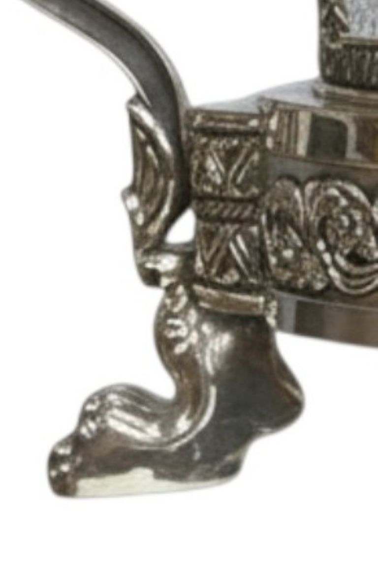 Primary Recommended Alt Text for Image 4 Leg Close Up
