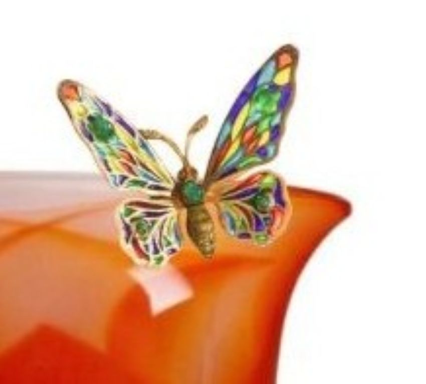 Plique-à-jour enamel butterfly detail on carnelian bowl rim, set with diamonds and emeralds in gold mount
